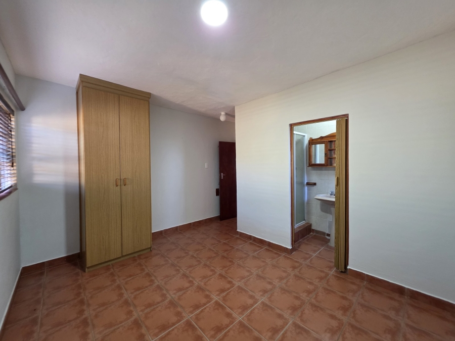 4 Bedroom Property for Sale in Wavecrest Eastern Cape